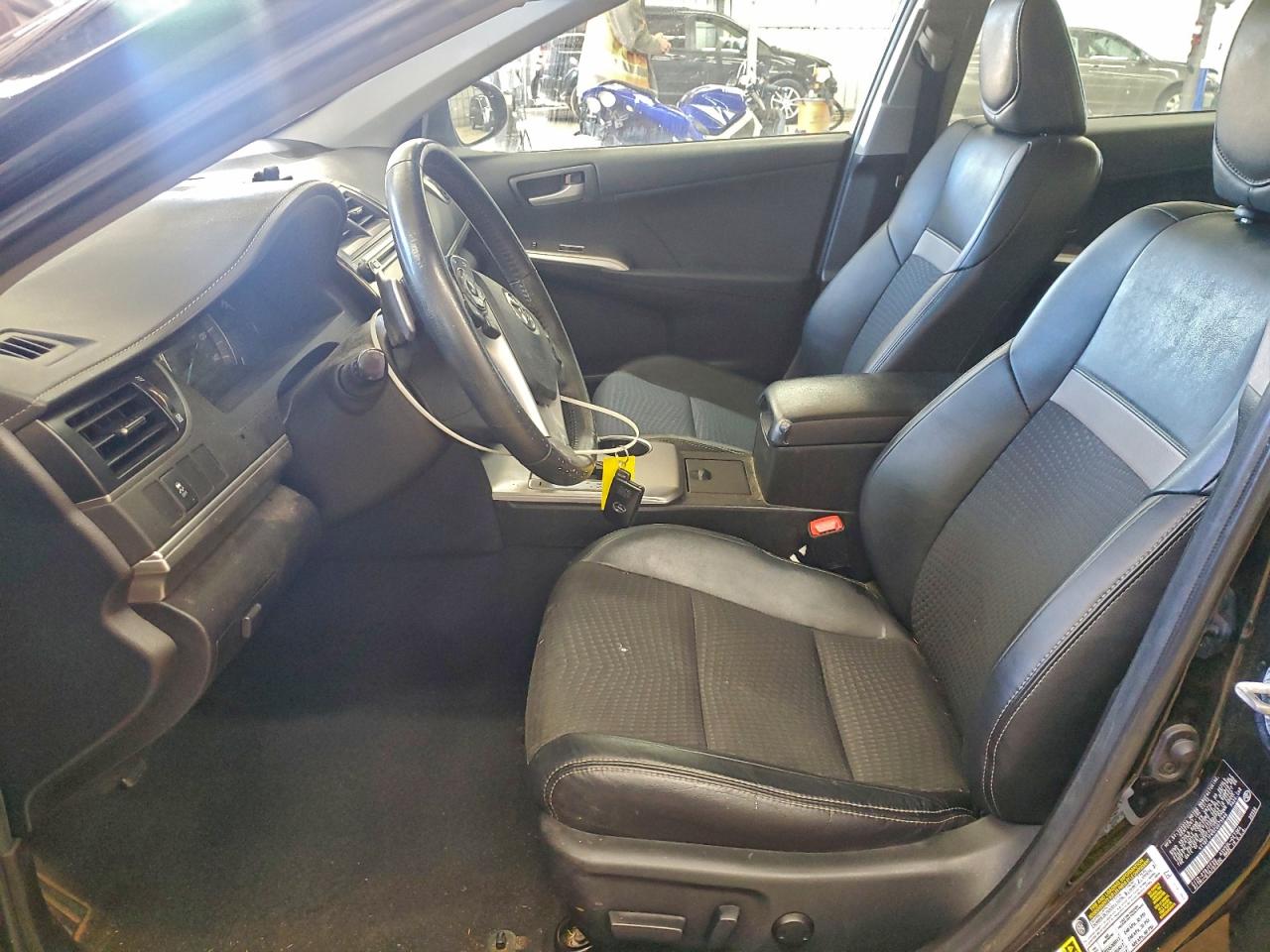 2012 TOYOTA CAMRY SE photo 19
