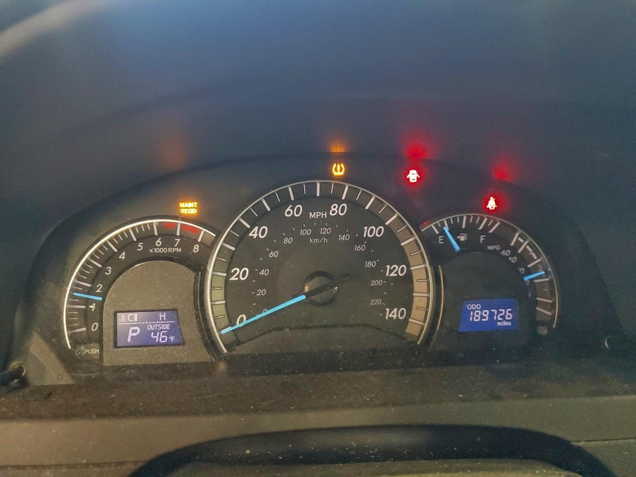 2012 TOYOTA CAMRY SE photo 25