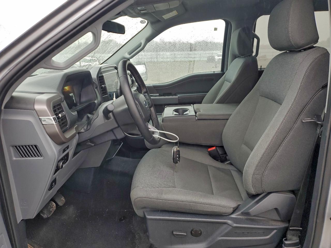2025 FORD F150 XLT photo 13