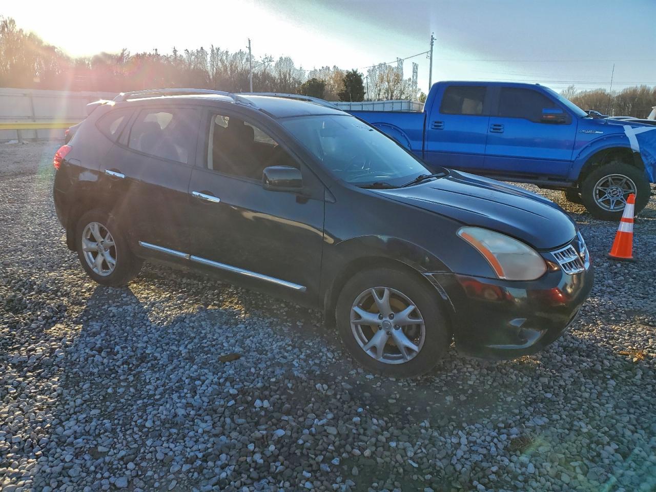 2011 NISSAN ROGUE S photo 4