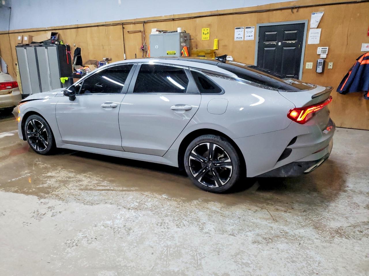 2023 KIA K5 GT LINE photo 2