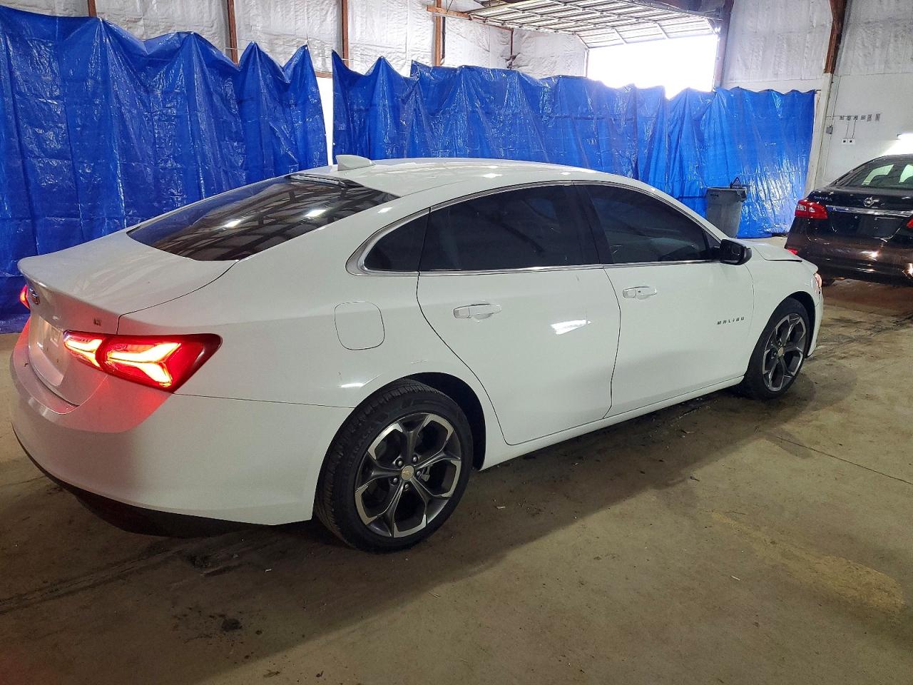 2021 CHEVROLET MALIBU LT photo 5