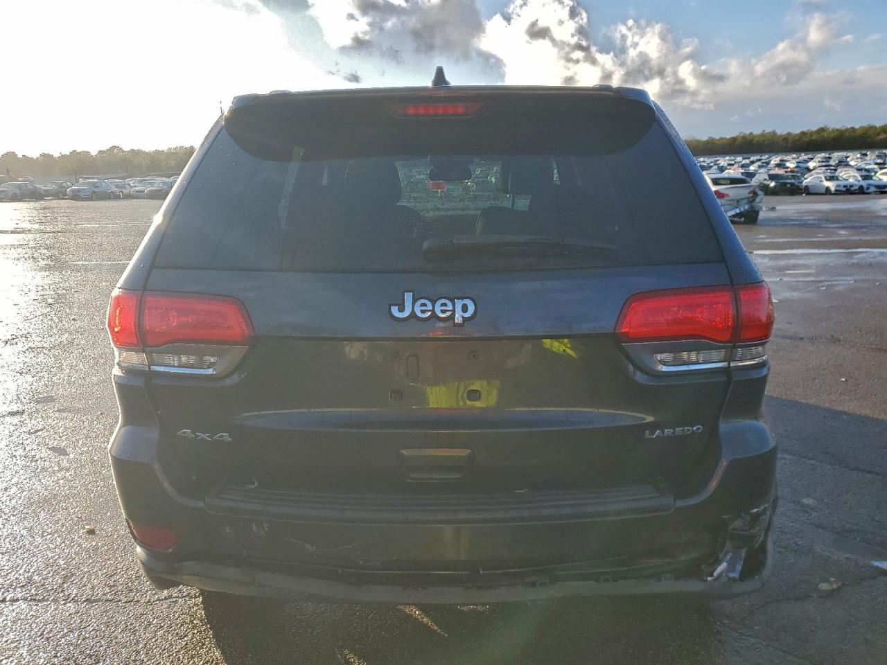 2014 JEEP GRAND CHEROKEE LAREDO photo 11