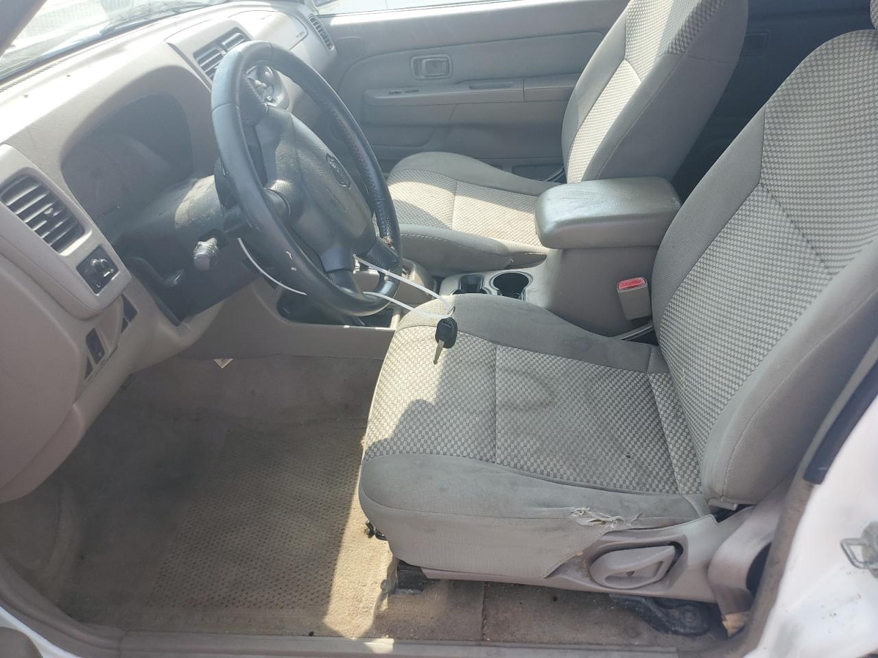 2001 NISSAN FRONTIER CREW CAB XE photo 13