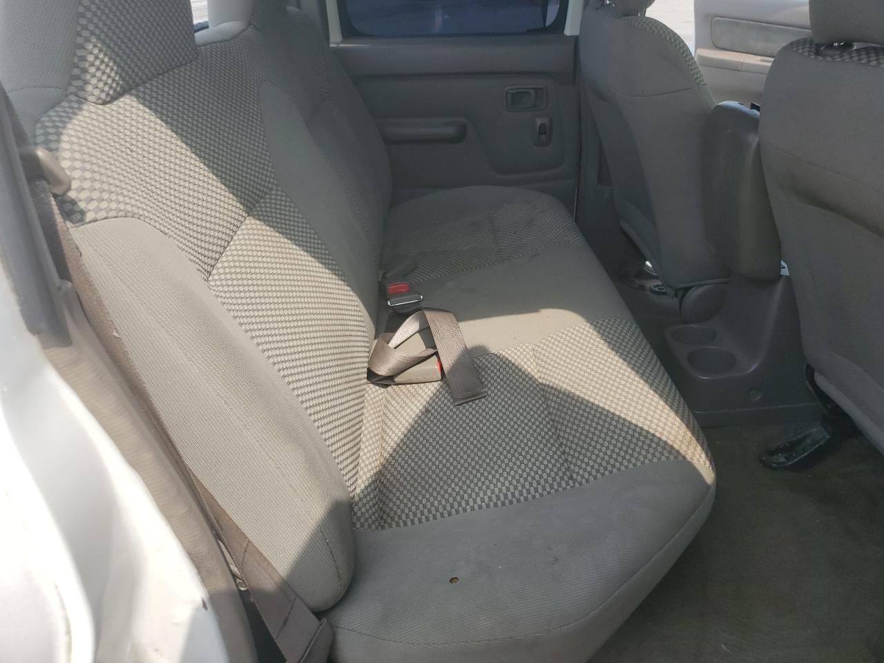 2001 NISSAN FRONTIER CREW CAB XE photo 19
