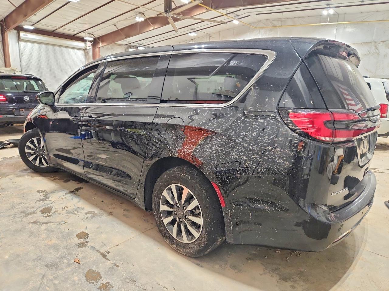 2023 CHRYSLER PACIFICA HYBRID TOURING L photo 3