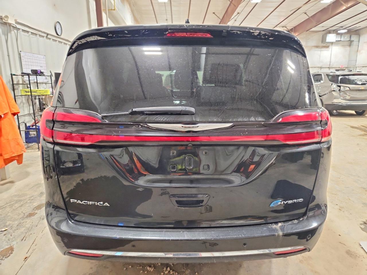 2023 CHRYSLER PACIFICA HYBRID TOURING L photo 11