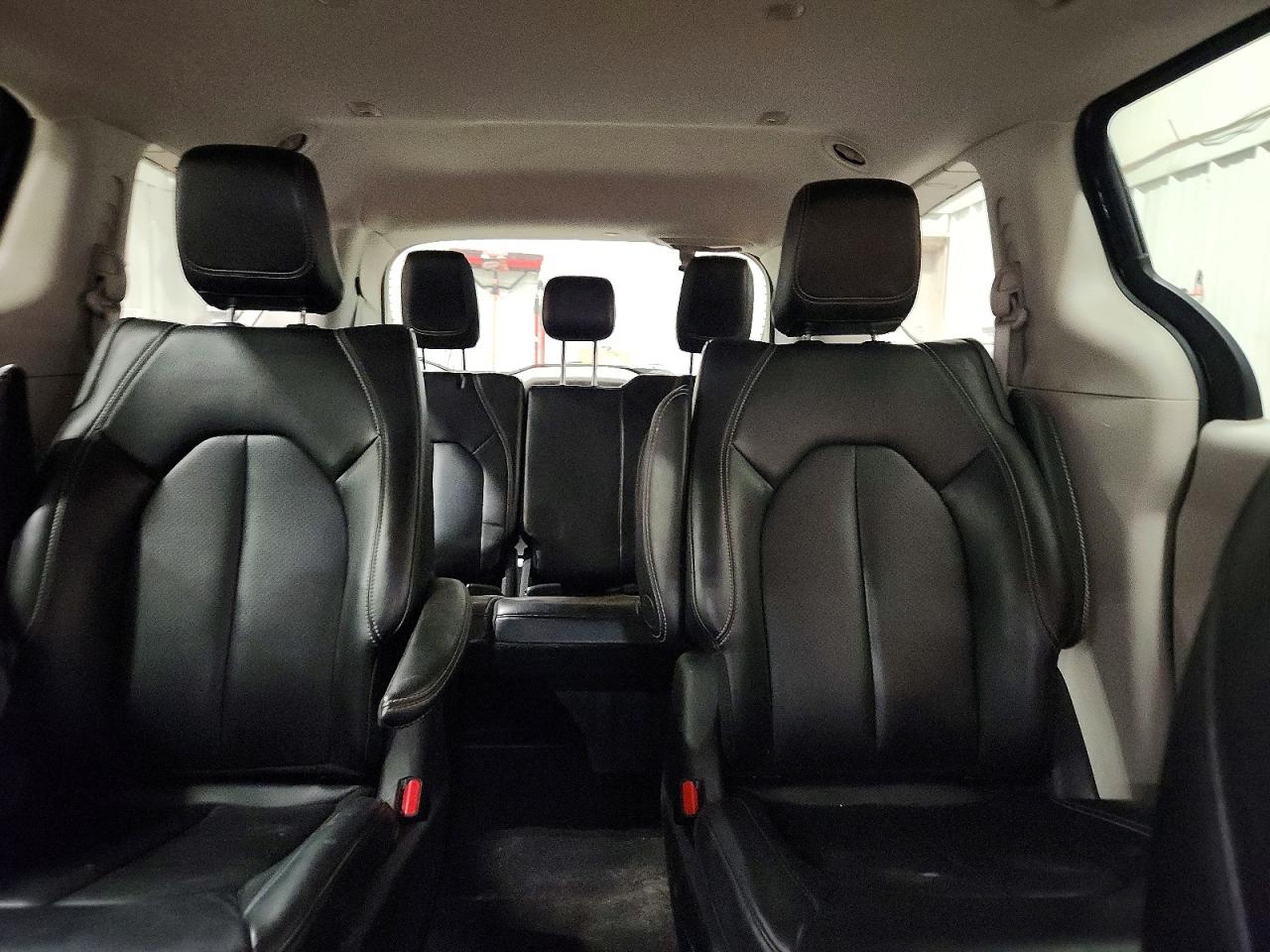 2023 CHRYSLER PACIFICA HYBRID TOURING L photo 19