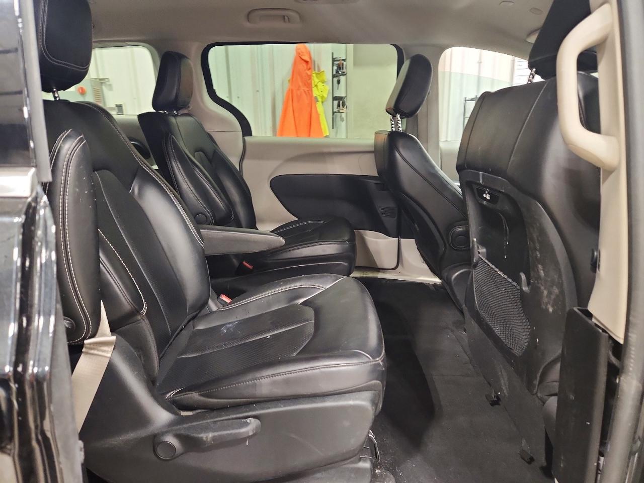 2023 CHRYSLER PACIFICA HYBRID TOURING L photo 21