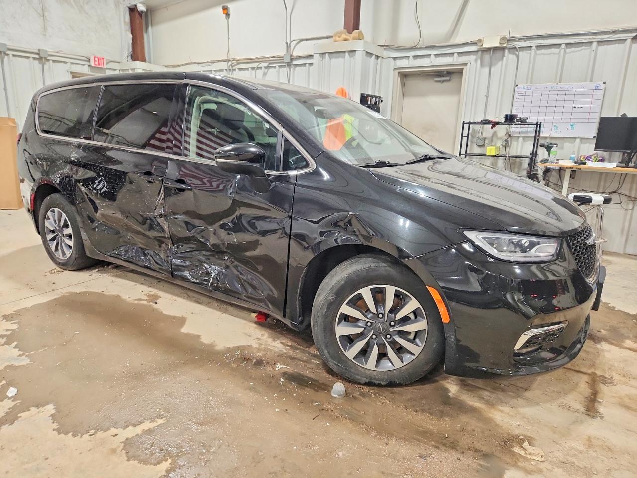 2023 CHRYSLER PACIFICA HYBRID TOURING L photo 7