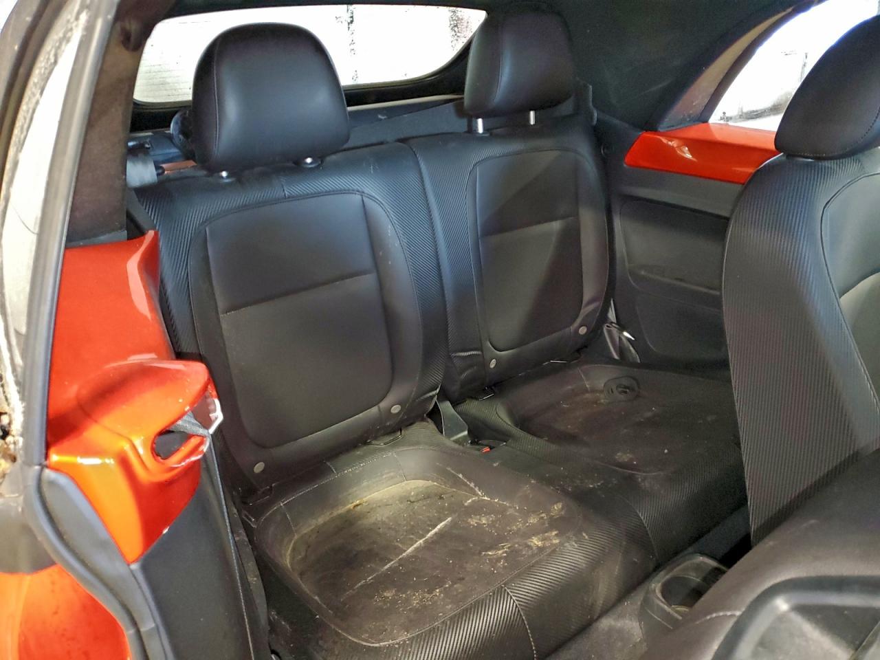2019 VOLKSWAGEN BEETLE S photo 10