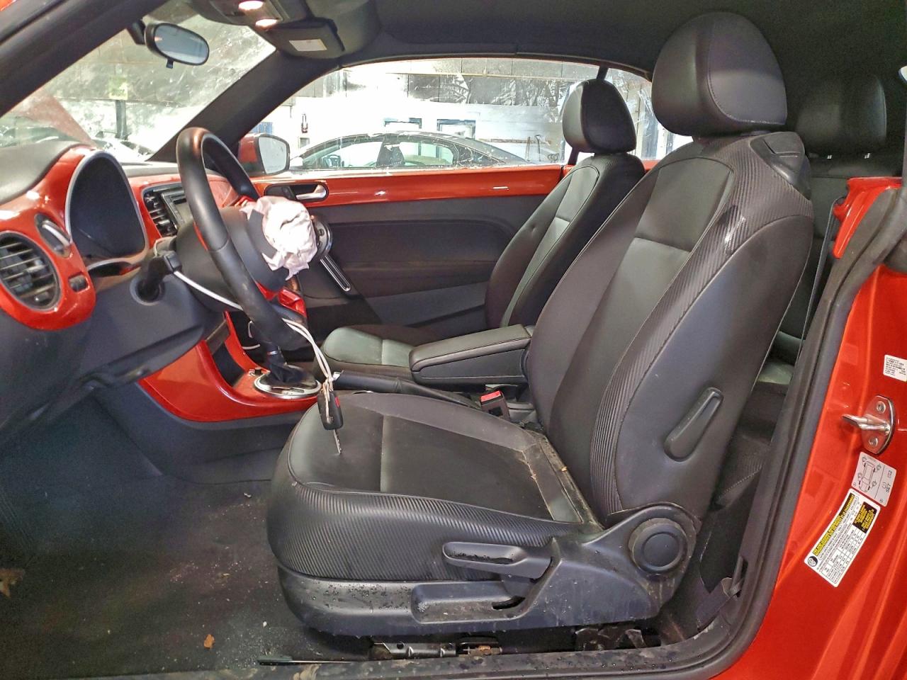 2019 VOLKSWAGEN BEETLE S photo 7