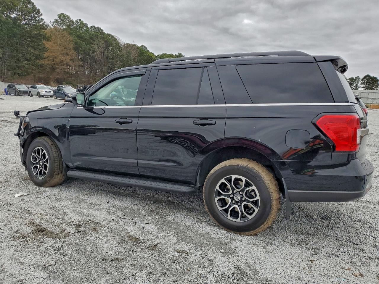 2024 FORD EXPEDITION XLT photo 3
