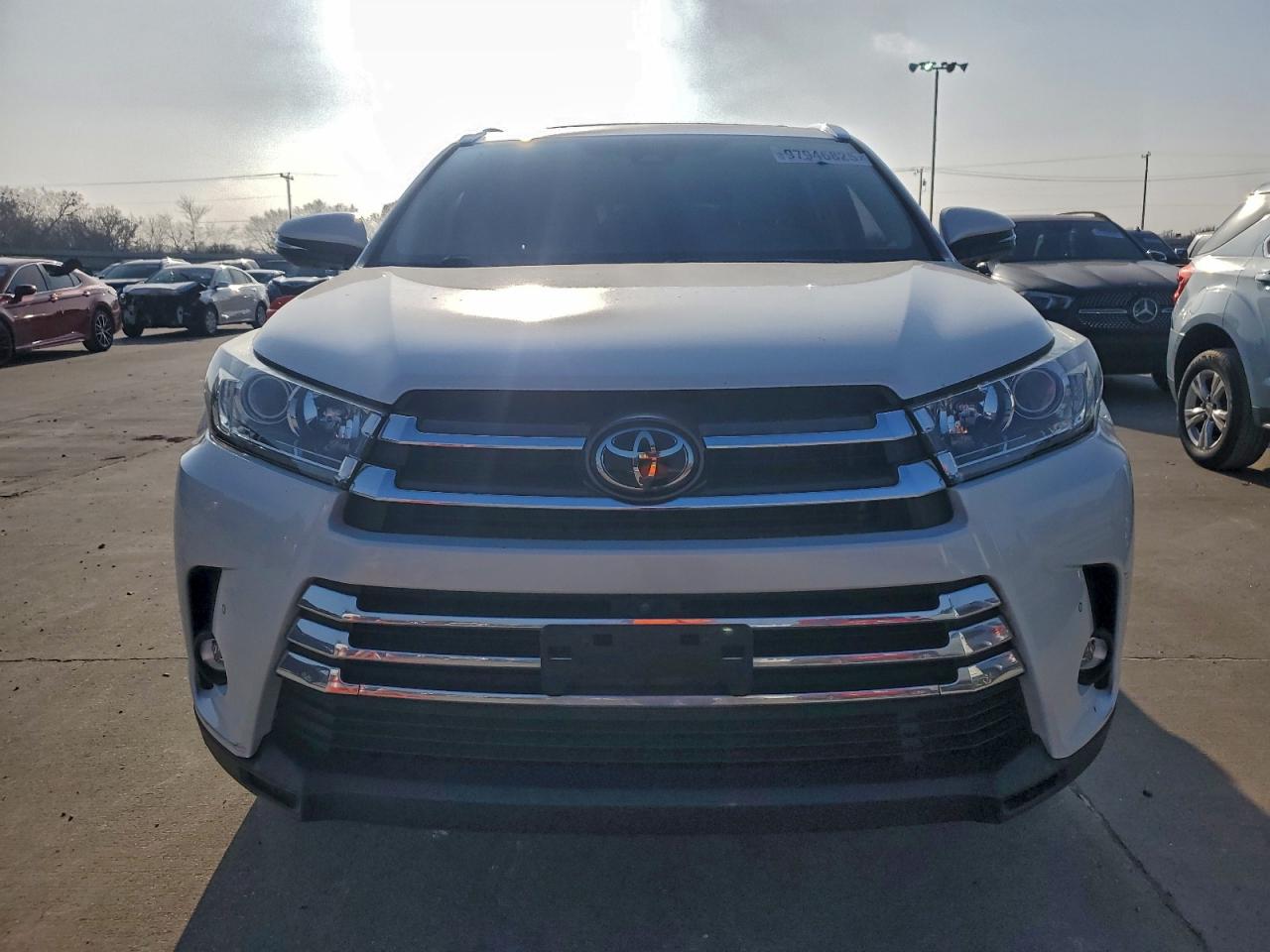2019 TOYOTA HIGHLANDER LIMITED photo 13