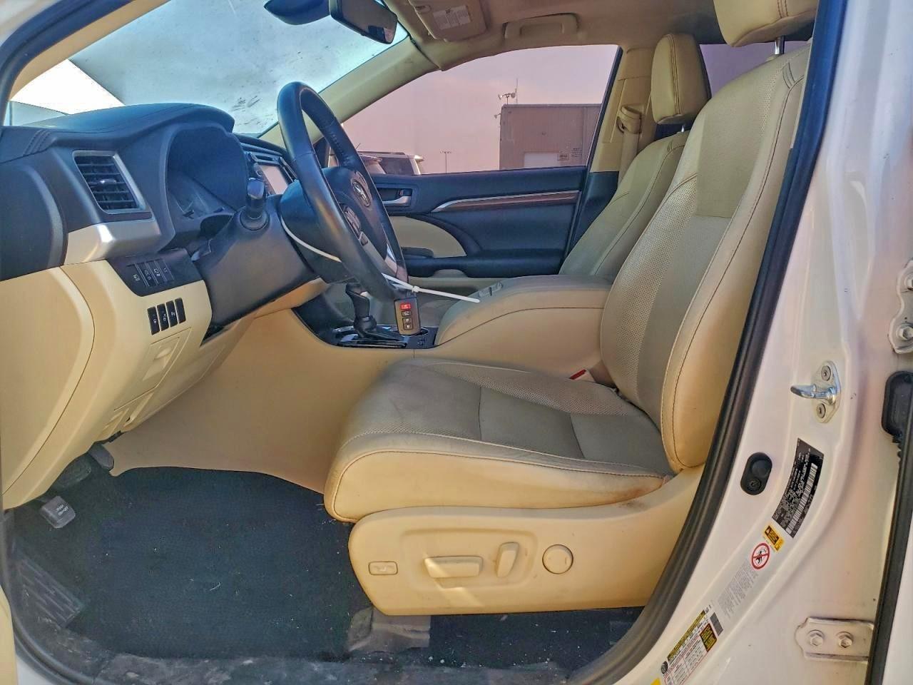 2019 TOYOTA HIGHLANDER LIMITED photo 19