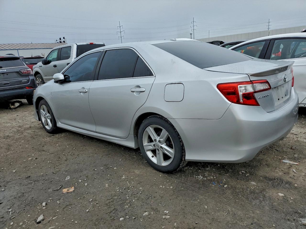 2013 TOYOTA CAMRY L photo 5