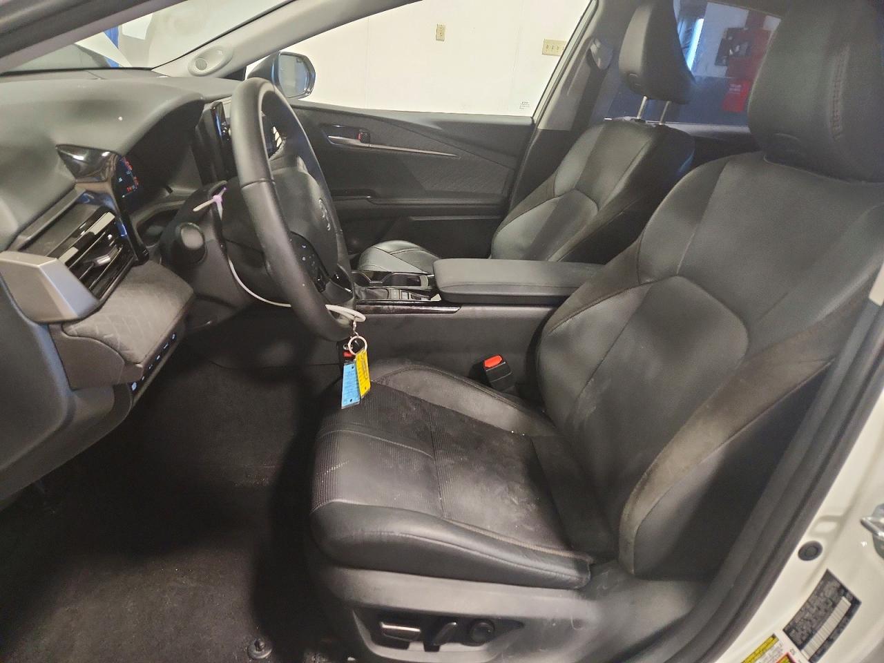 2025 TOYOTA CAMRY XSE photo 19