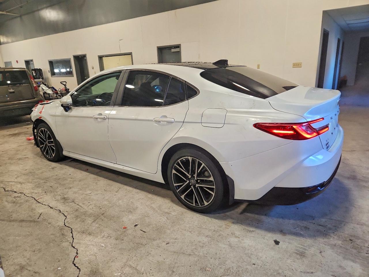 2025 TOYOTA CAMRY XSE photo 4