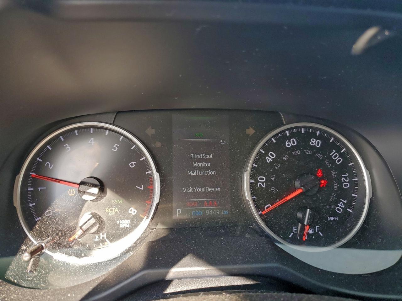 2021 TOYOTA RAV4 XLE photo 17