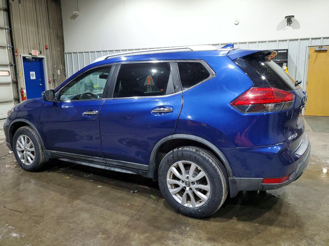 2017 NISSAN ROGUE SV photo 5