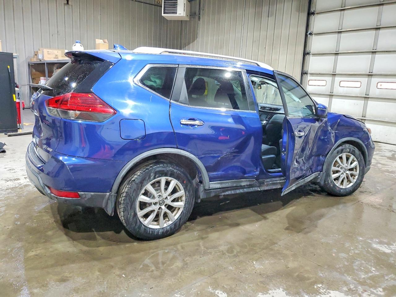 2017 NISSAN ROGUE SV photo 9