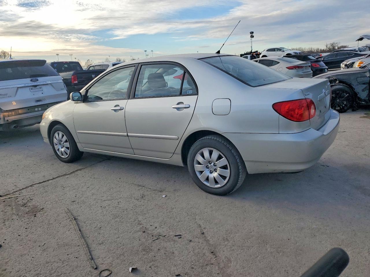 2004 TOYOTA COROLLA CE photo 3