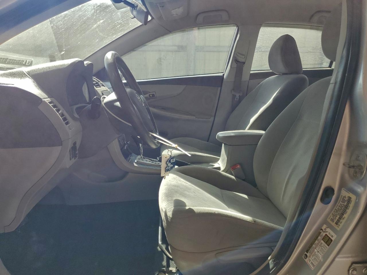 2010 TOYOTA COROLLA BASE photo 19