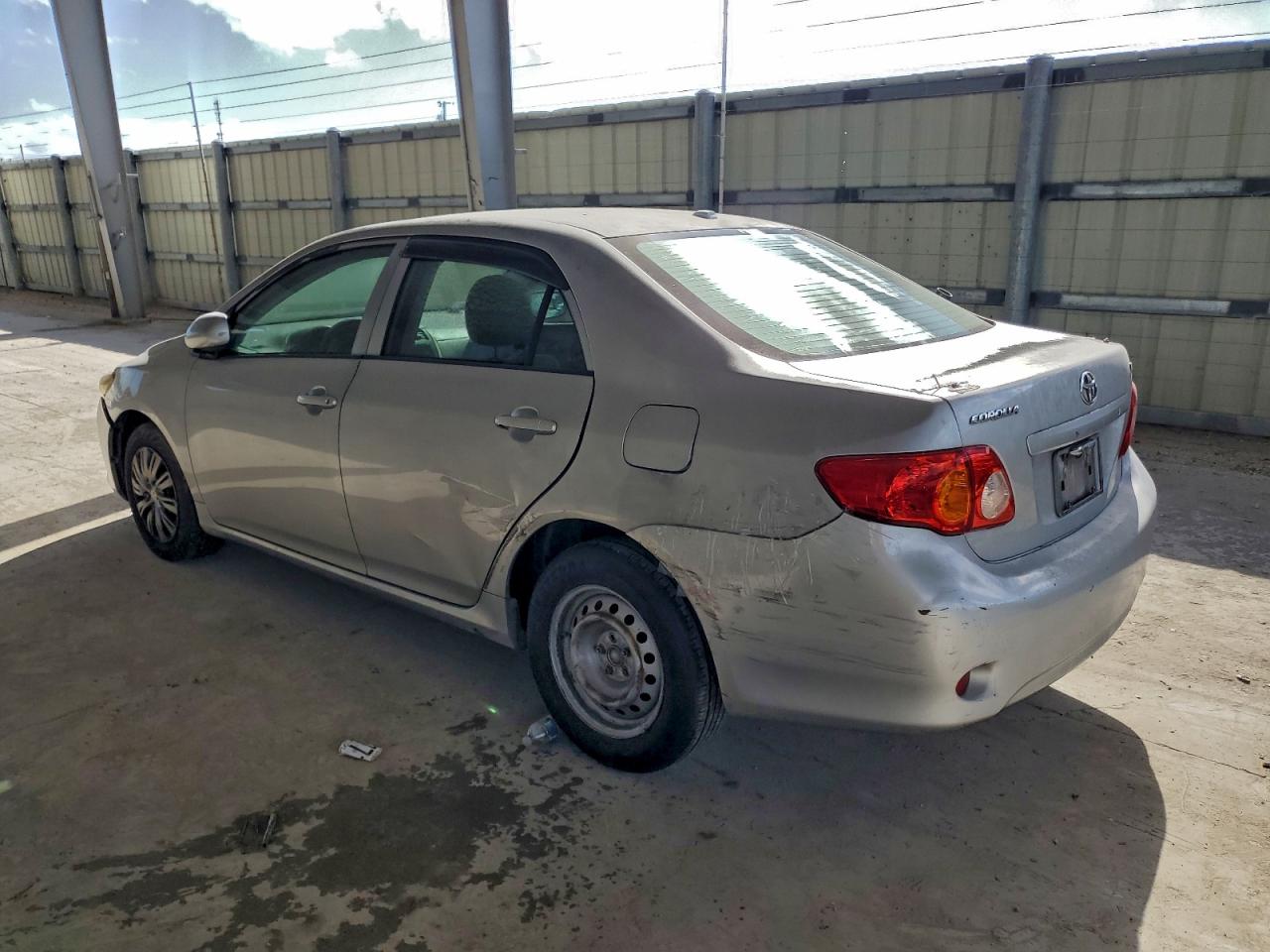 2010 TOYOTA COROLLA BASE photo 4