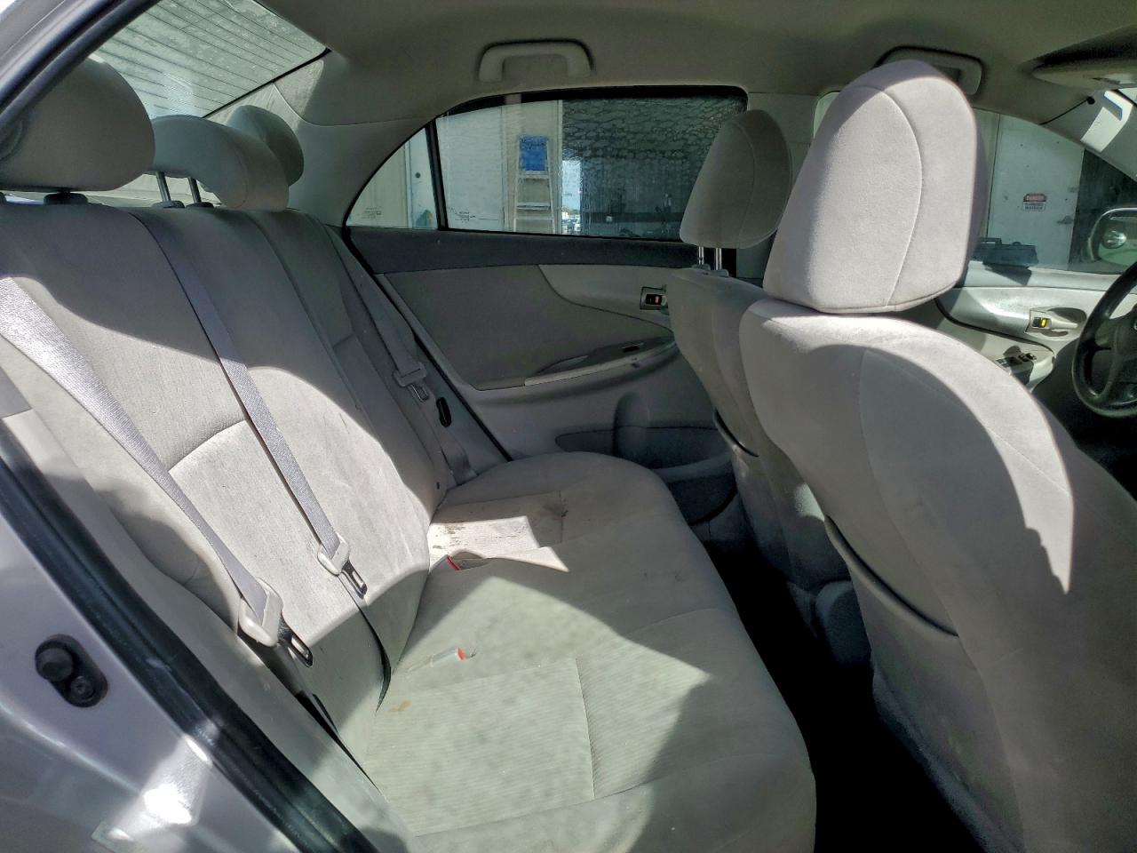 2010 TOYOTA COROLLA BASE photo 28