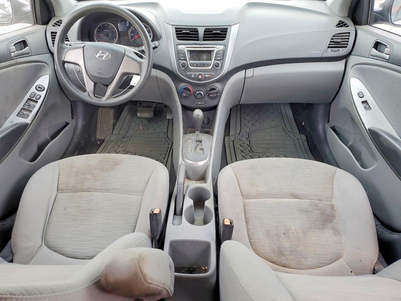 2016 HYUNDAI ACCENT SE photo 32