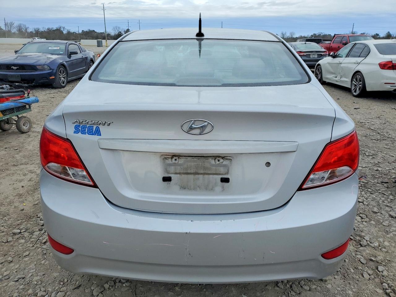 2016 HYUNDAI ACCENT SE photo 24