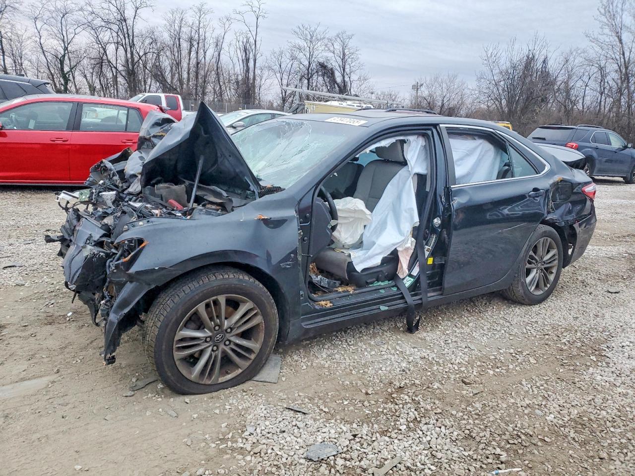 2016 TOYOTA CAMRY