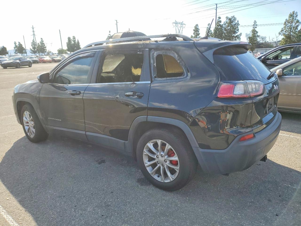 2019 JEEP CHEROKEE LATITUDE photo 2