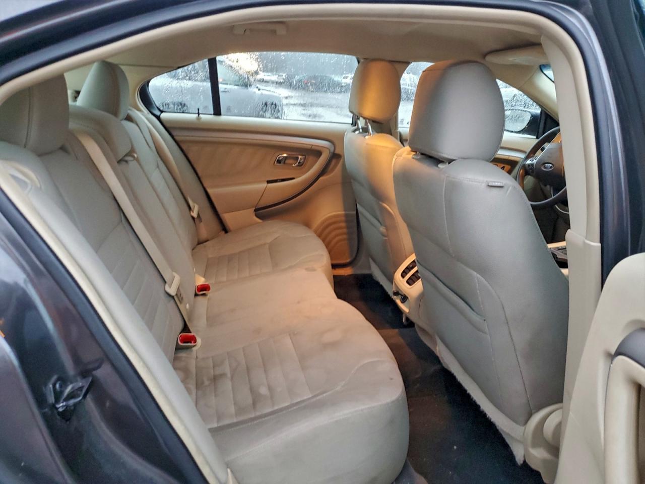 2015 FORD TAURUS SE photo 28