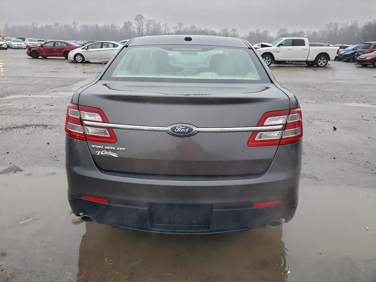2015 FORD TAURUS SE photo 16