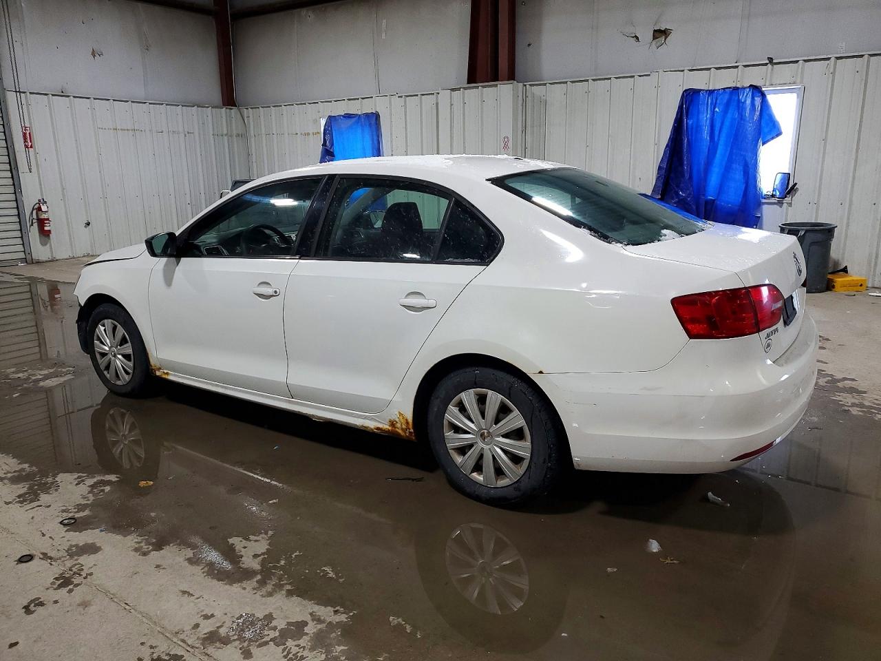 2012 VOLKSWAGEN JETTA BASE photo 2