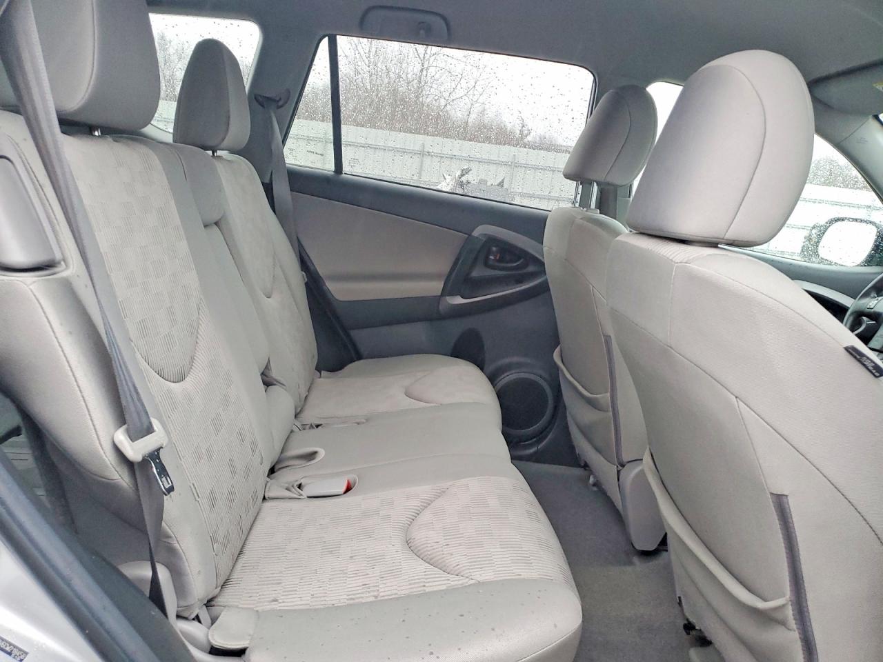 2012 TOYOTA RAV4 photo 19