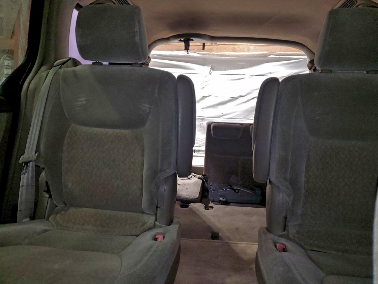 2004 TOYOTA SIENNA CE photo 28