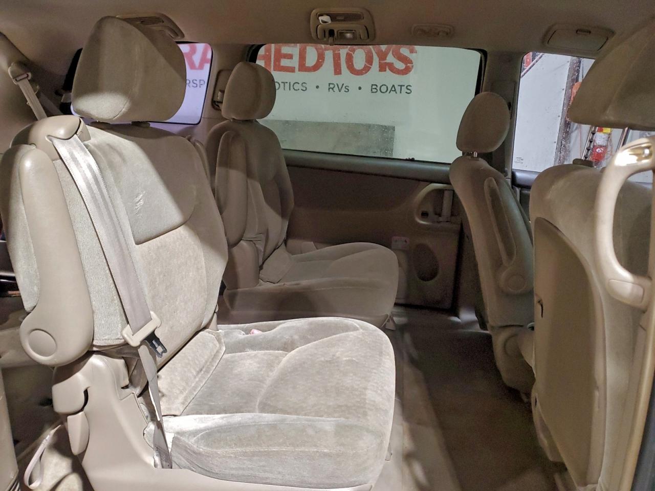 2004 TOYOTA SIENNA CE photo 31