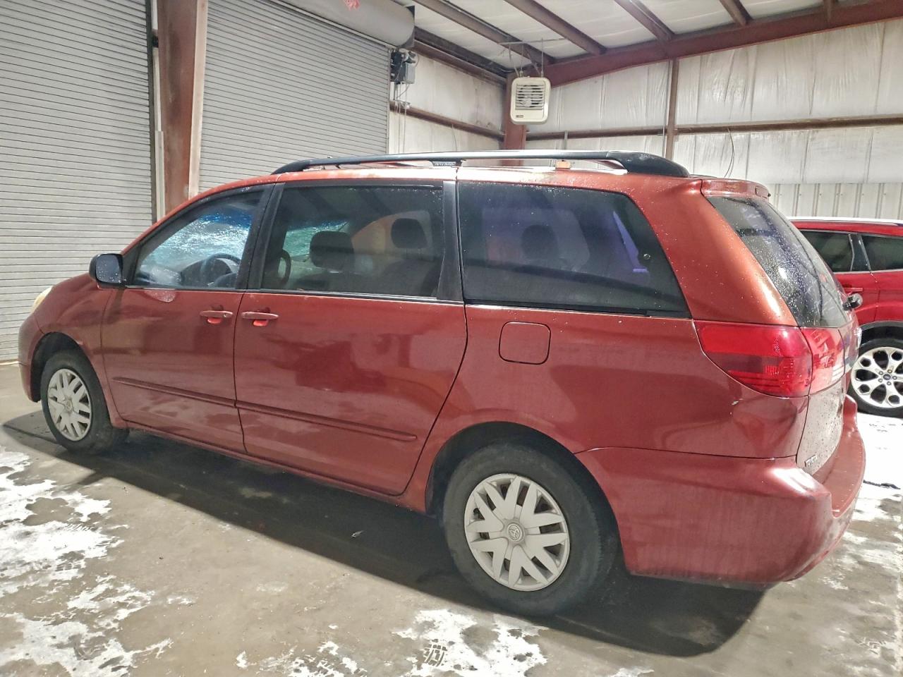 2004 TOYOTA SIENNA CE photo 4