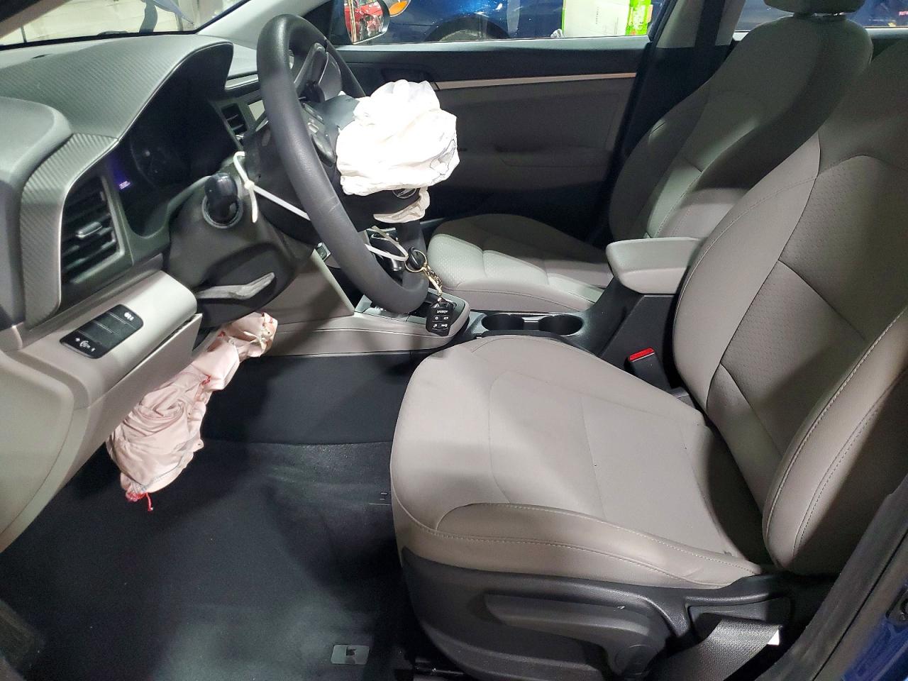 2019 HYUNDAI ELANTRA SE photo 13