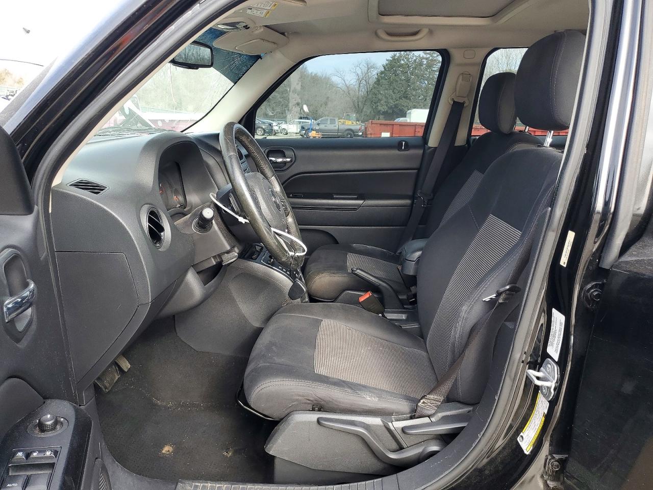 2012 JEEP PATRIOT LATITUDE photo 7