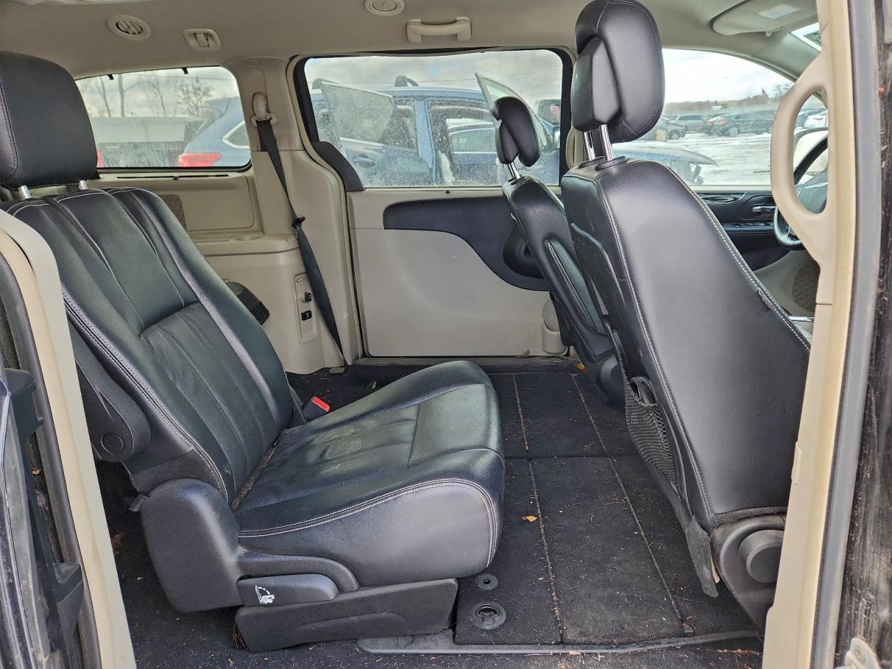 2013 CHRYSLER TOWN & COUNTRY TOURING photo 21