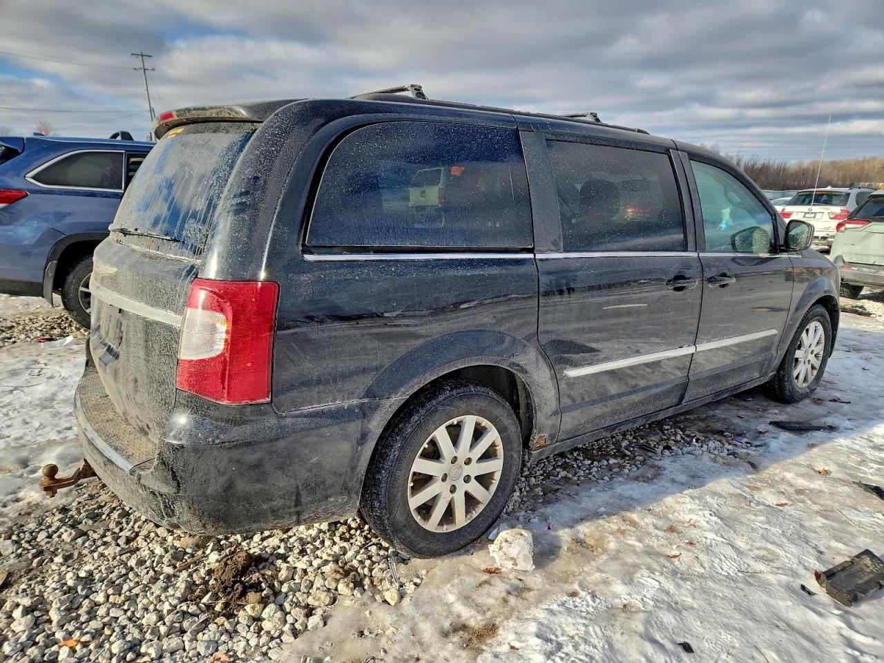2013 CHRYSLER TOWN & COUNTRY TOURING photo 5