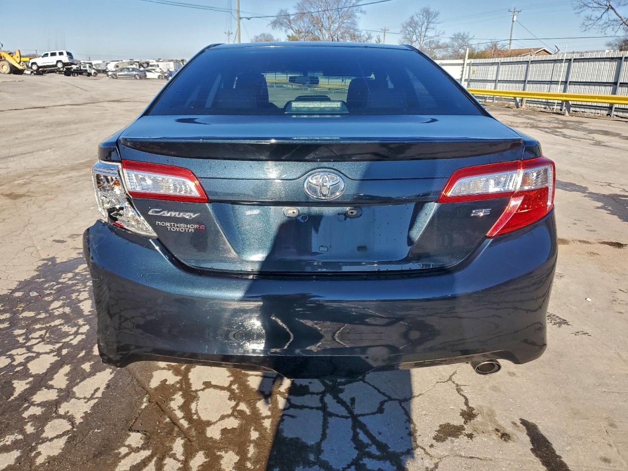 2014 TOYOTA CAMRY L photo 6