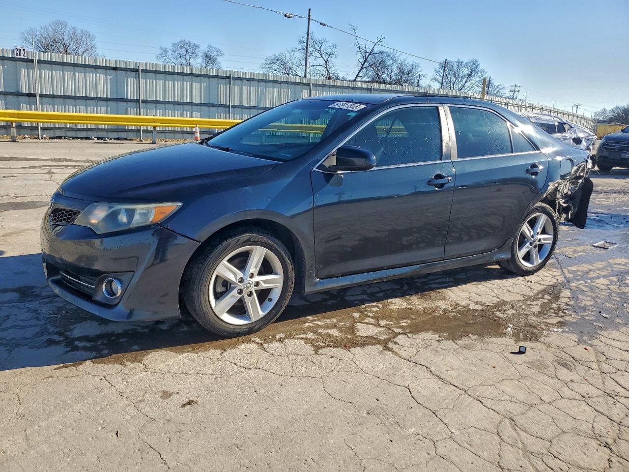 2014 TOYOTA CAMRY