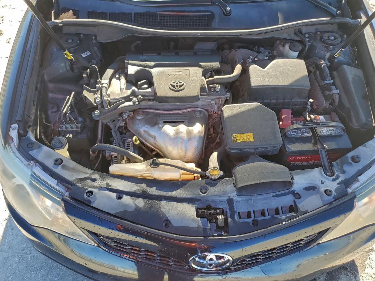 2014 TOYOTA CAMRY L photo 11