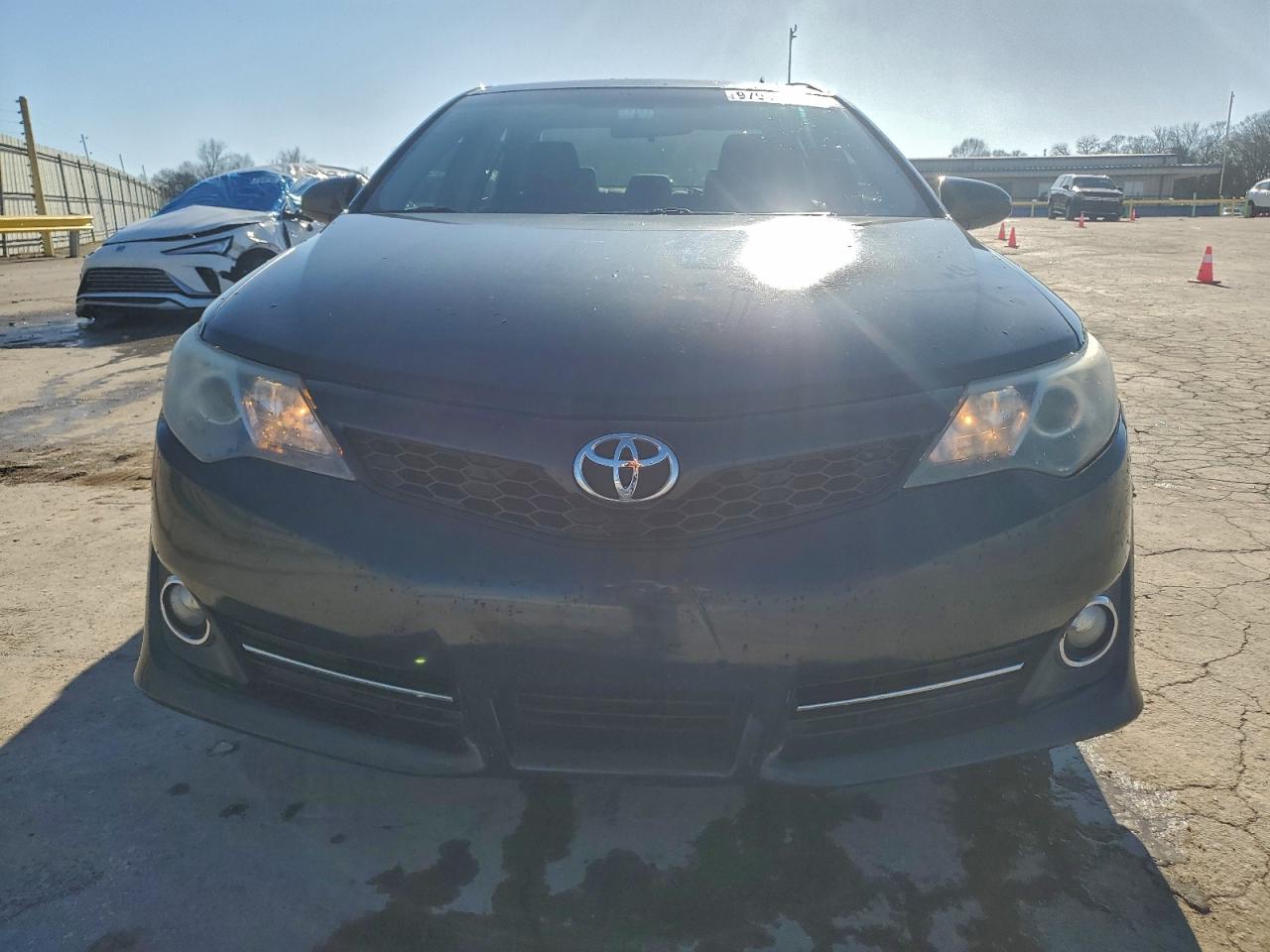 2014 TOYOTA CAMRY L photo 5