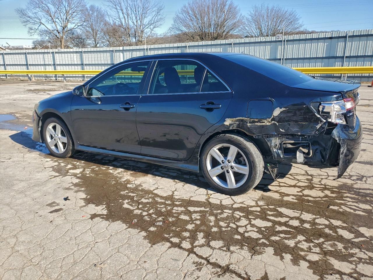 2014 TOYOTA CAMRY L photo 2