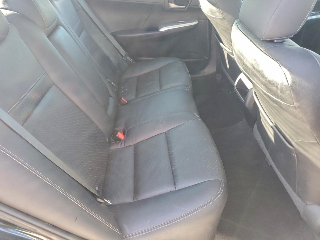 2014 TOYOTA CAMRY L photo 10